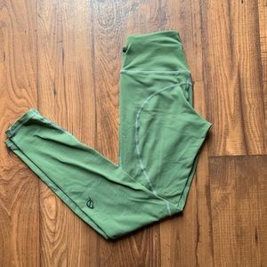 P’tula Nicole leggings